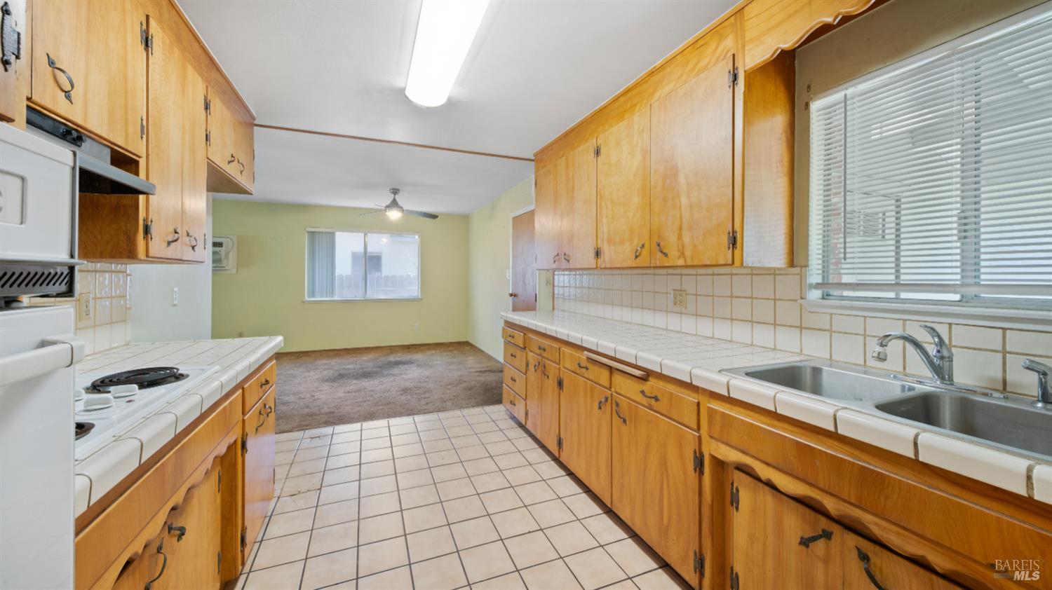 Detail Gallery Image 14 of 33 For 840 Newgate Way, Dixon,  CA 95620 - 3 Beds | 2 Baths