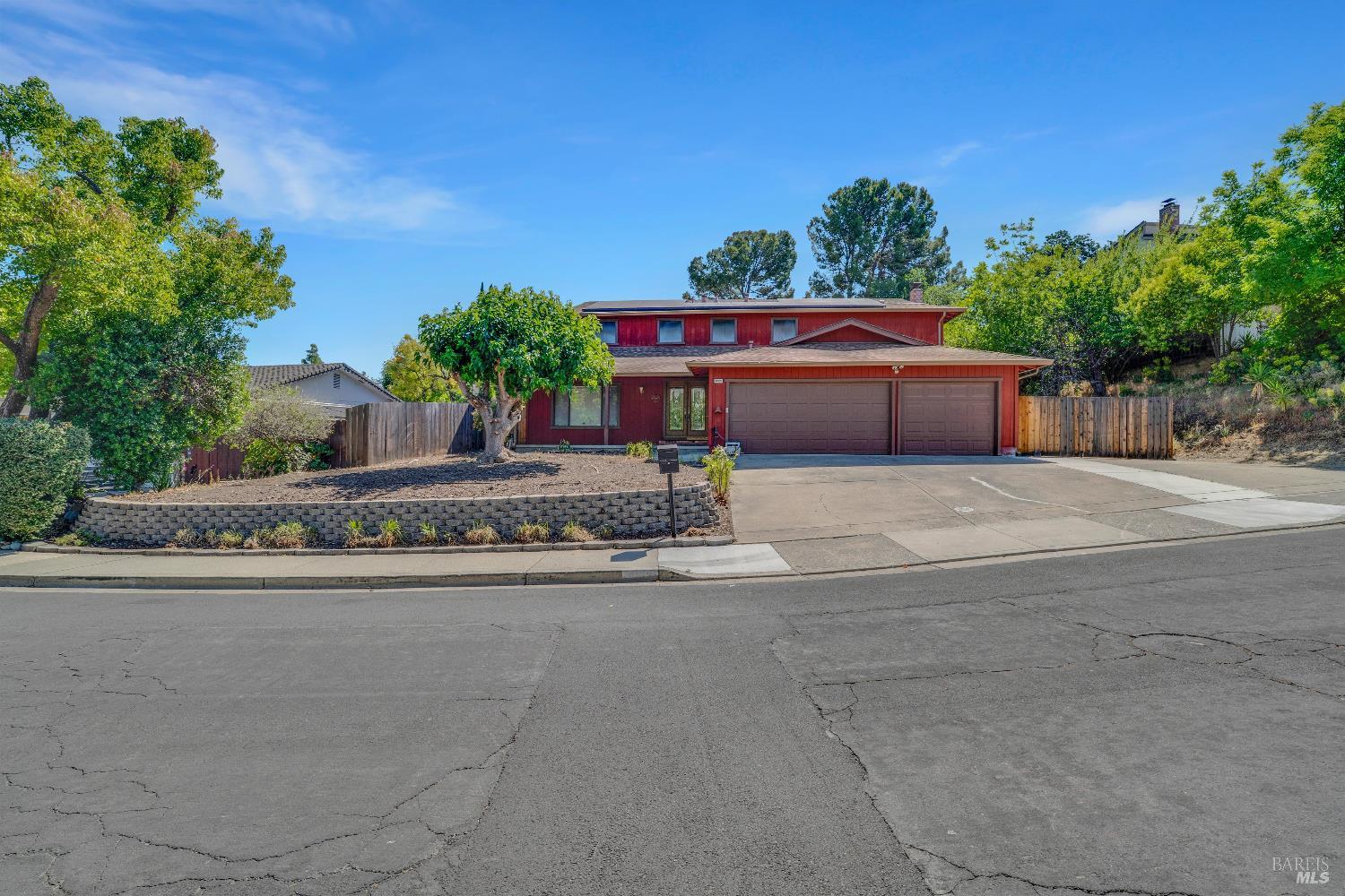 Detail Gallery Image 3 of 45 For 4009 Rimrock Dr, Antioch,  CA 94509 - 4 Beds | 2/1 Baths