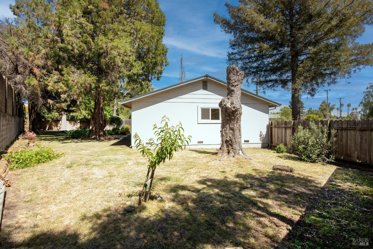 Detail Gallery Image 24 of 24 For 556 Baron Dr, Rohnert Park,  CA 94928 - 4 Beds | 2 Baths