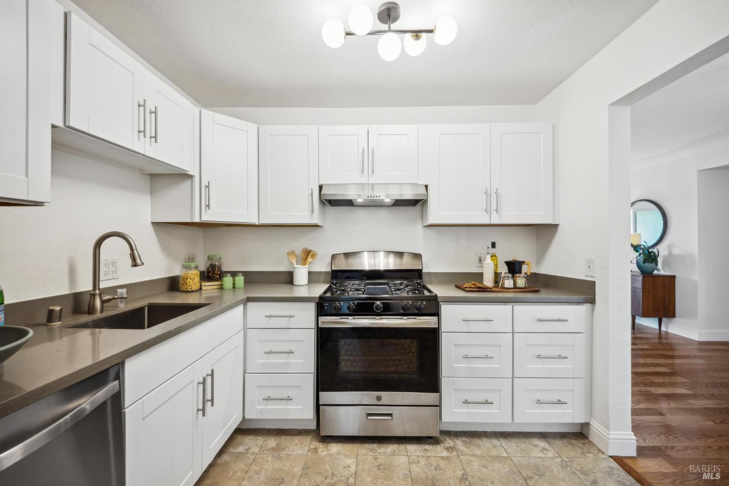 Detail Gallery Image 20 of 46 For 15 Harbor Oak Dr #12,  Tiburon,  CA 94920 - 2 Beds | 2 Baths