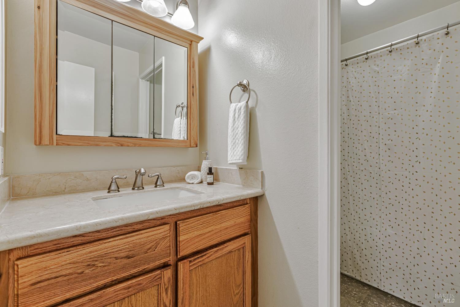Detail Gallery Image 23 of 33 For 111 Cheda Ln, Novato,  CA 94947 - 2 Beds | 1 Baths