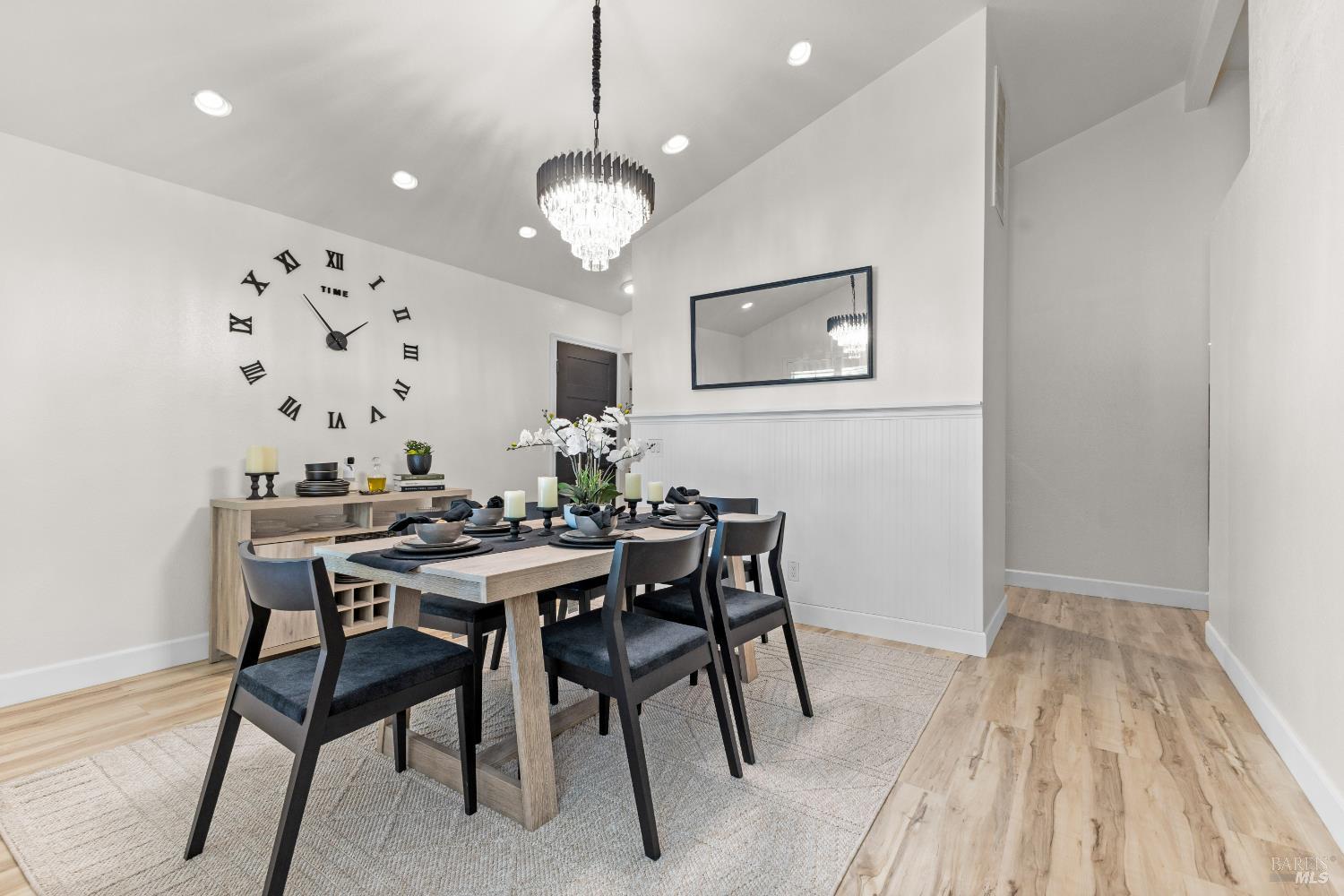 Detail Gallery Image 10 of 31 For 9508 Jessica Dr, Windsor,  CA 95492 - 4 Beds | 2 Baths