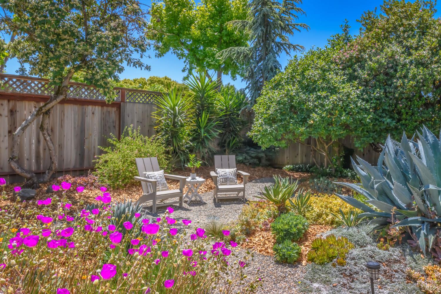 Detail Gallery Image 22 of 50 For 1721 Northstar Dr, Petaluma,  CA 94954 - 3 Beds | 2/1 Baths