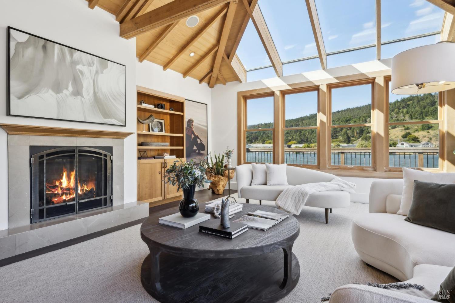 Detail Gallery Image 7 of 23 For 189 Seadrift Rd, Stinson Beach,  CA 94970 - 3 Beds | 3 Baths