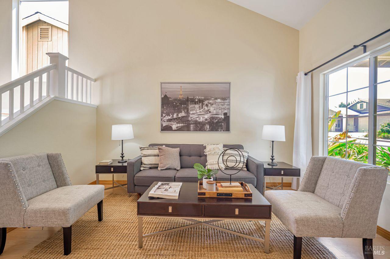 Detail Gallery Image 5 of 44 For 119 Philip Dr, Healdsburg,  CA 95448 - 4 Beds | 2/1 Baths