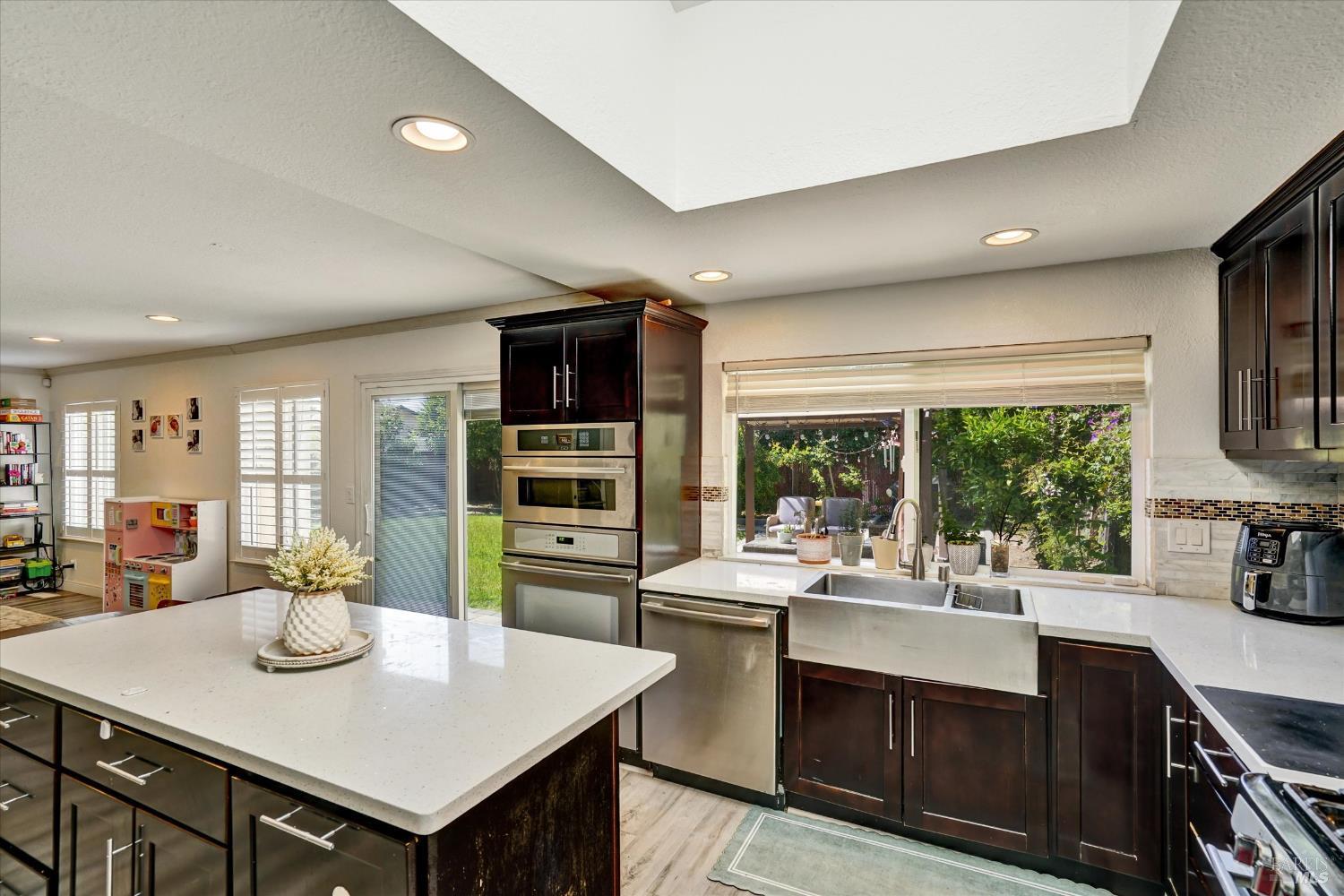 Detail Gallery Image 12 of 48 For 683 Chardonnay Dr, Fremont,  CA 94539 - 4 Beds | 3 Baths