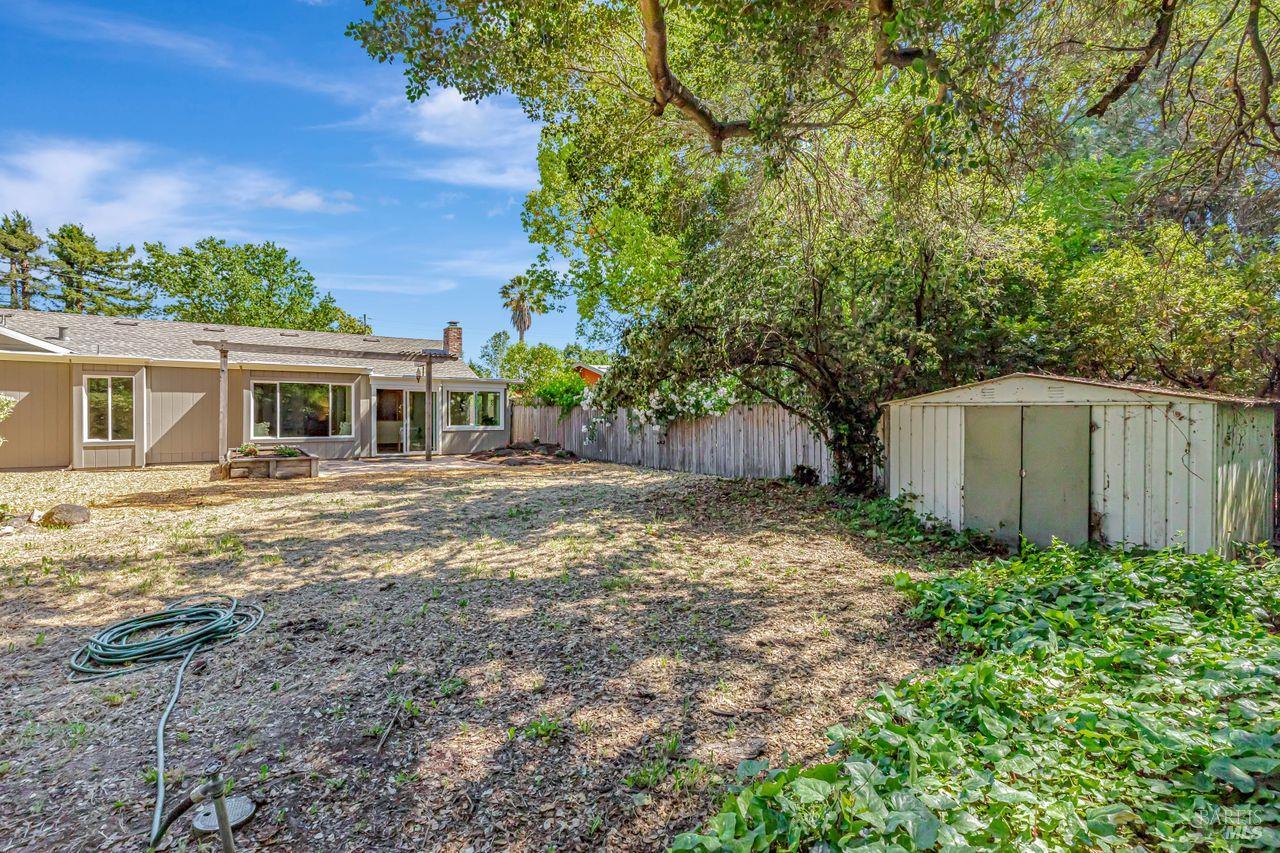 Detail Gallery Image 38 of 43 For 347 Major Dr, Santa Rosa,  CA 95403 - 3 Beds | 2 Baths