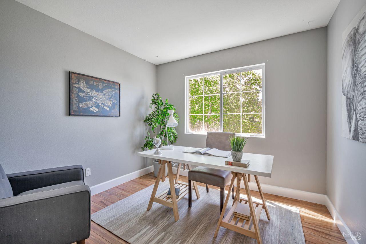 Detail Gallery Image 21 of 44 For 119 Philip Dr, Healdsburg,  CA 95448 - 4 Beds | 2/1 Baths