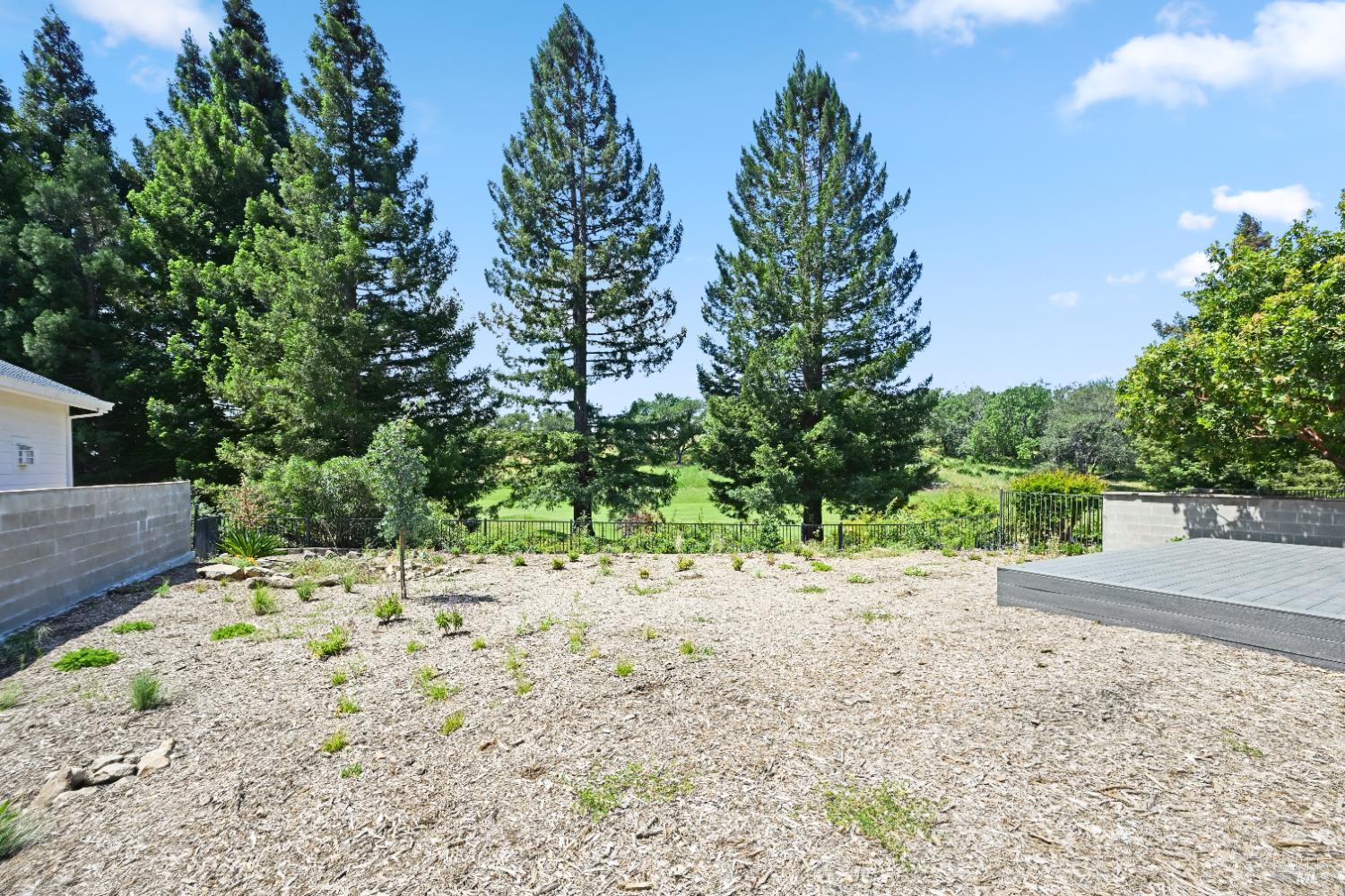 Detail Gallery Image 31 of 56 For 4966 Lakepointe Cir, Santa Rosa,  CA 95403 - 5 Beds | 3/1 Baths