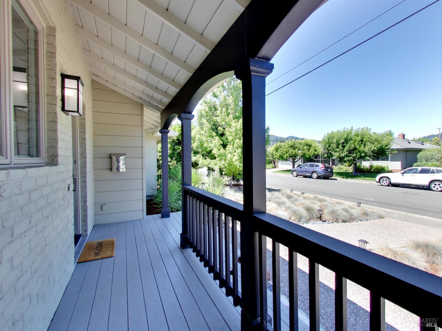 Detail Gallery Image 2 of 36 For 19 Dartmouth Dr, Larkspur,  CA 94939 - 3 Beds | 2 Baths