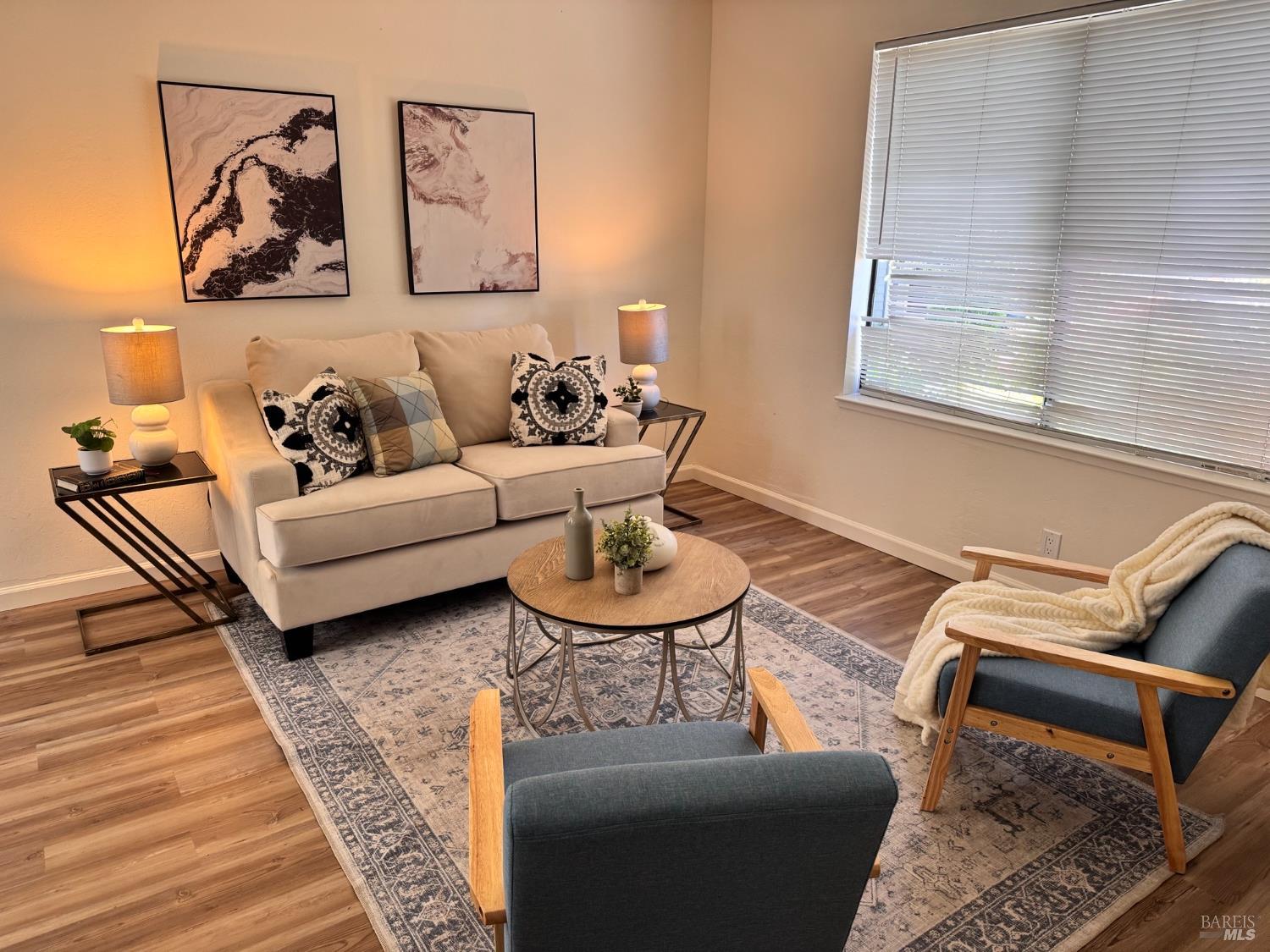 Detail Gallery Image 5 of 6 For 700 Samoa Ln, Novato,  CA 94947 - 3 Beds | 1/1 Baths