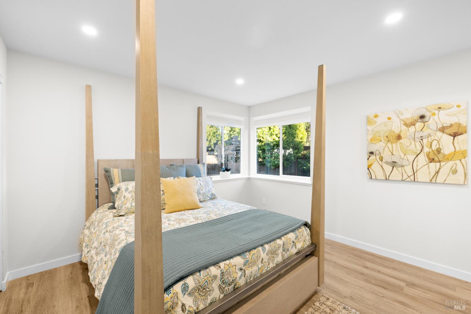 Detail Gallery Image 16 of 23 For 2410 Pinercrest Dr, Santa Rosa,  CA 95403 - 3 Beds | 2 Baths