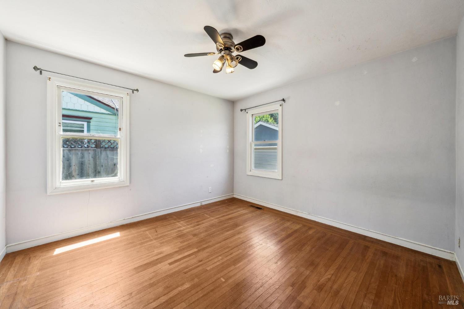 Detail Gallery Image 15 of 33 For 608 Mountain View Ave, Petaluma,  CA 94952 - 2 Beds | 1 Baths