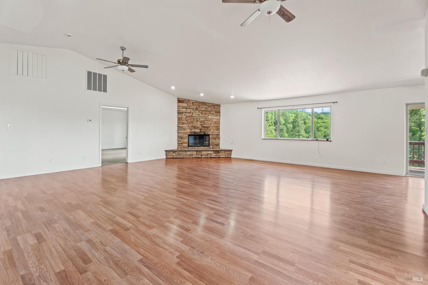 Detail Gallery Image 7 of 30 For 9030 Highway 175 Unkn, Kelseyville,  CA 95451 - 3 Beds | 2 Baths