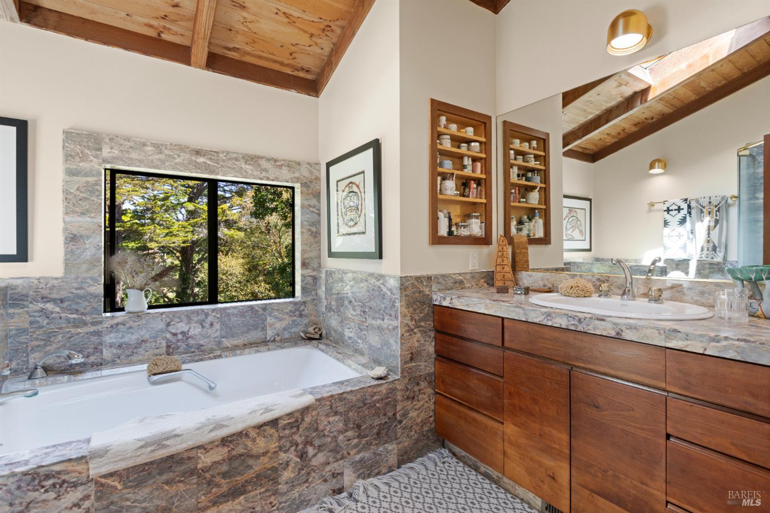 Detail Gallery Image 31 of 53 For 7 Linsdale Ln, Point Reyes Station,  CA 94956 - 3 Beds | 2 Baths