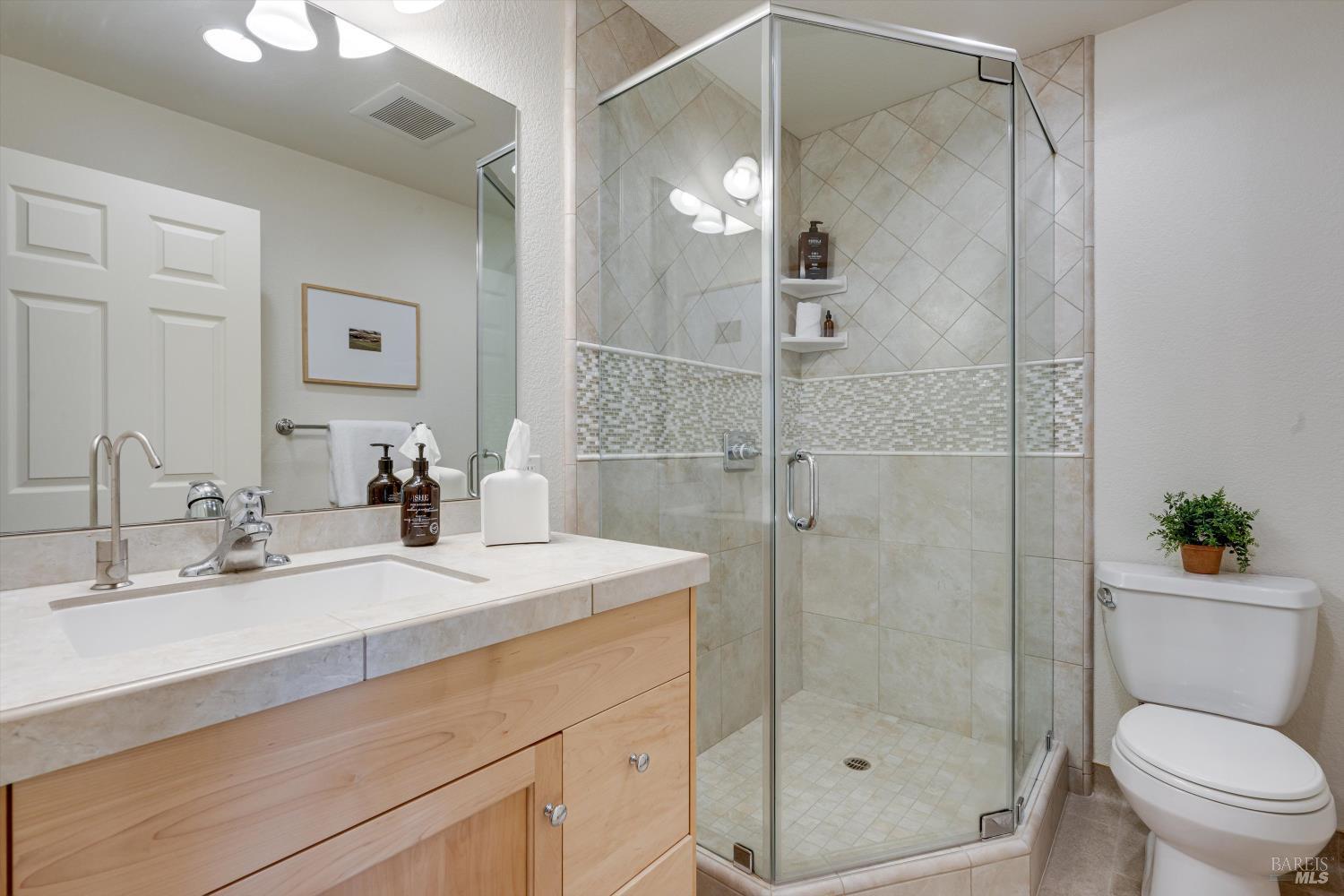 Detail Gallery Image 18 of 54 For 466 Pratt Ave, Saint Helena,  CA 94574 - 4 Beds | 4/1 Baths