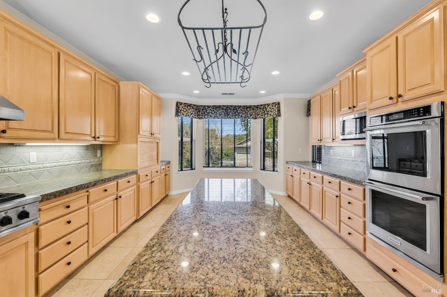 Detail Gallery Image 19 of 58 For 3431 Terra Linda Dr, Santa Rosa,  CA 95404 - 3 Beds | 3/1 Baths