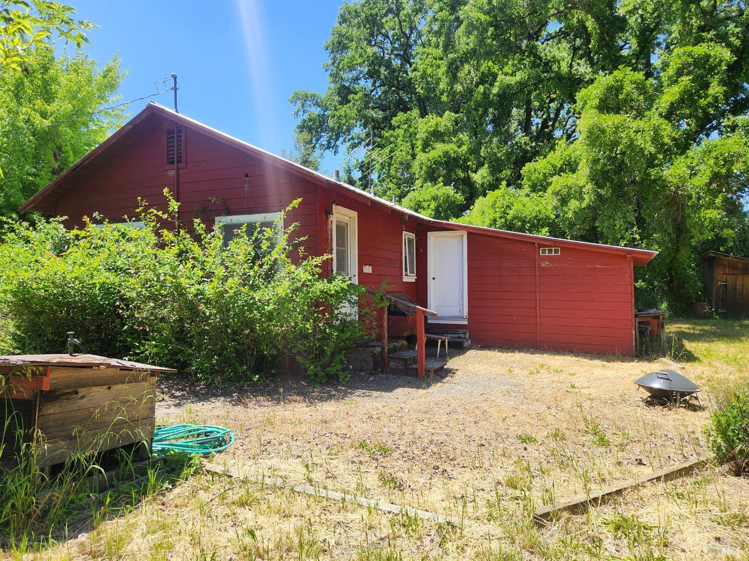 Detail Gallery Image 2 of 21 For 25500 Fairbanks Ln, Covelo,  CA 95428 - 1 Beds | 1 Baths