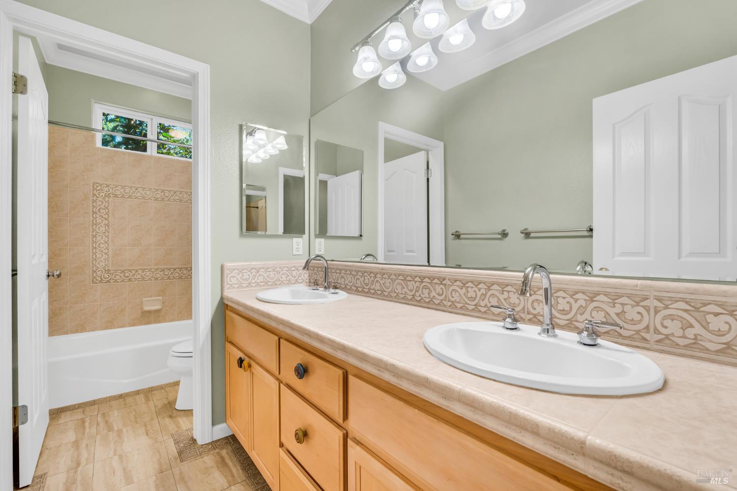 Detail Gallery Image 37 of 58 For 3431 Terra Linda Dr, Santa Rosa,  CA 95404 - 3 Beds | 3/1 Baths