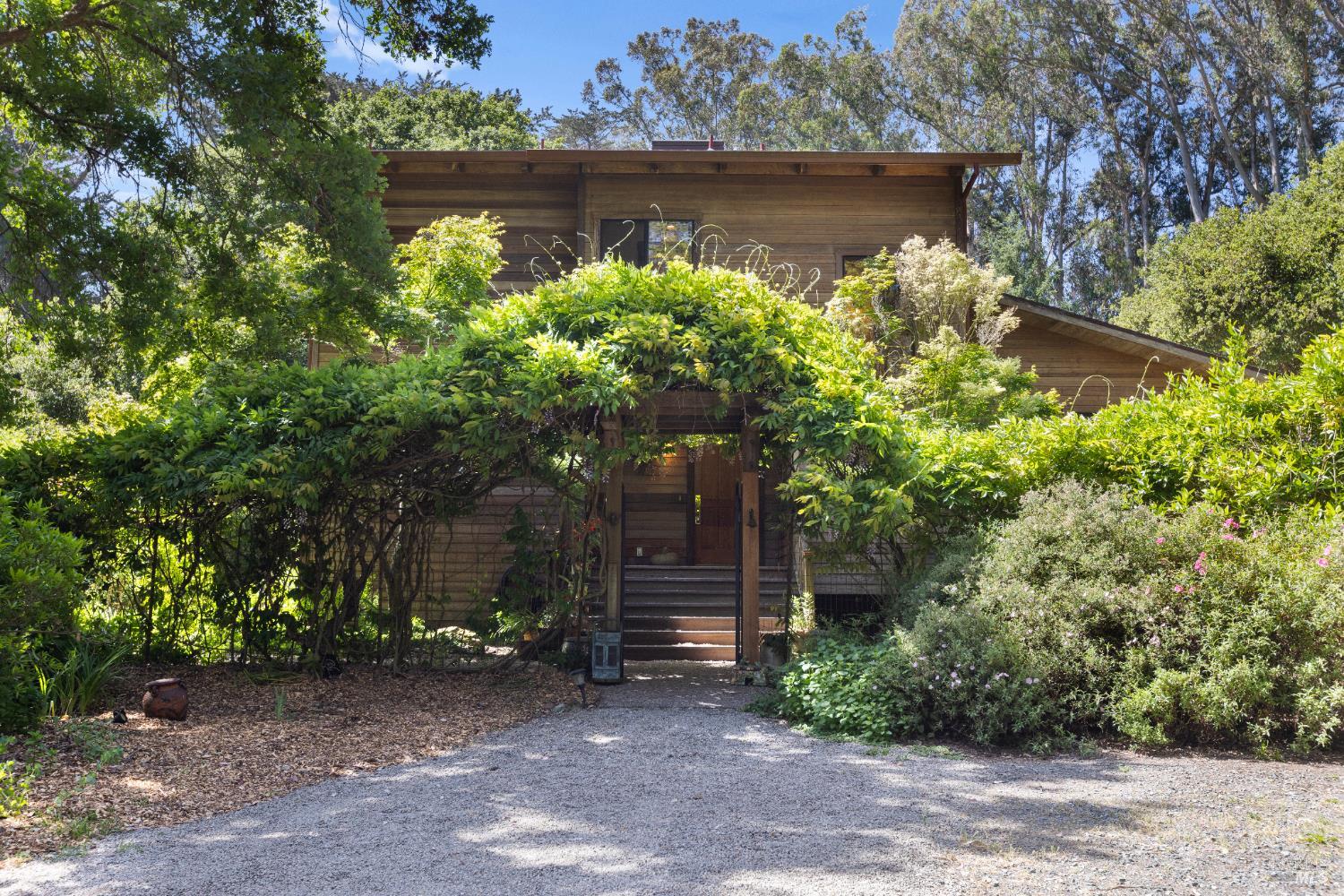 Detail Gallery Image 1 of 53 For 7 Linsdale Ln, Point Reyes Station,  CA 94956 - 3 Beds | 2 Baths