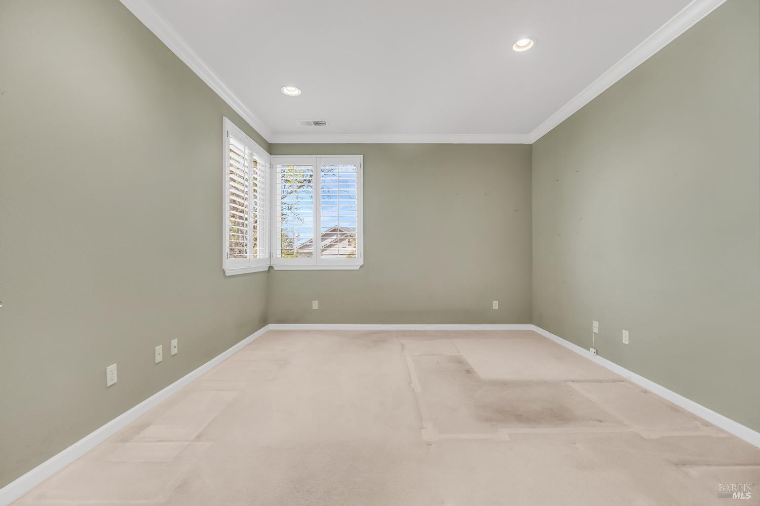Detail Gallery Image 24 of 58 For 3431 Terra Linda Dr, Santa Rosa,  CA 95404 - 3 Beds | 3/1 Baths