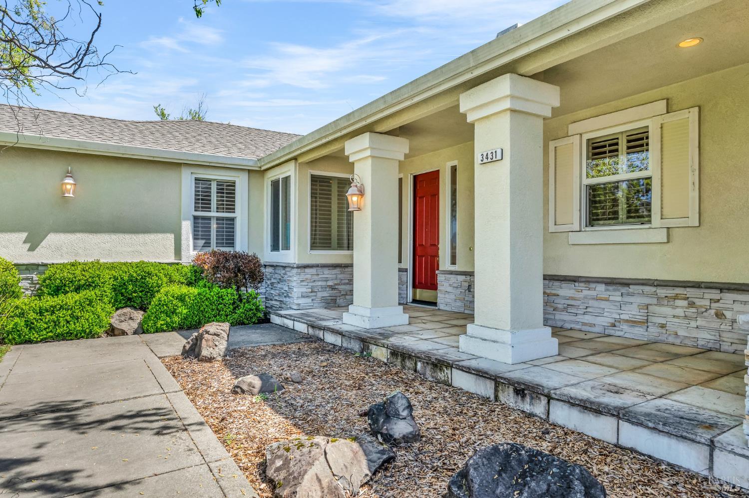 Detail Gallery Image 4 of 58 For 3431 Terra Linda Dr, Santa Rosa,  CA 95404 - 3 Beds | 3/1 Baths