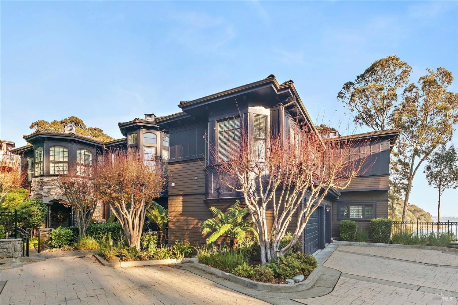 Detail Gallery Image 26 of 33 For 44 De Silva Island Dr, Mill Valley,  CA 94941 - 3 Beds | 2/1 Baths