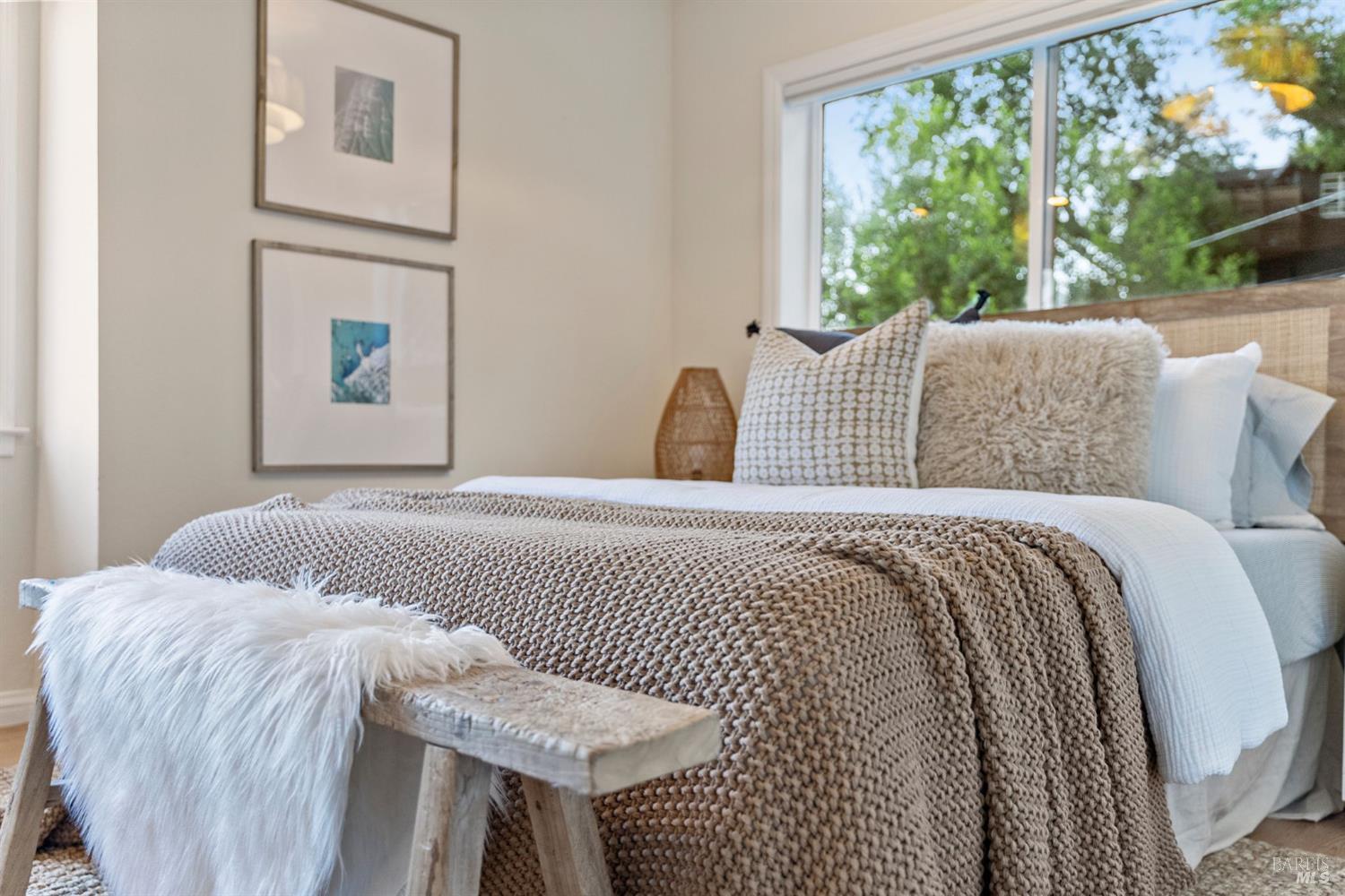 Detail Gallery Image 19 of 41 For 294 Scenic Rd, Fairfax,  CA 94930 - 2 Beds | 1/1 Baths