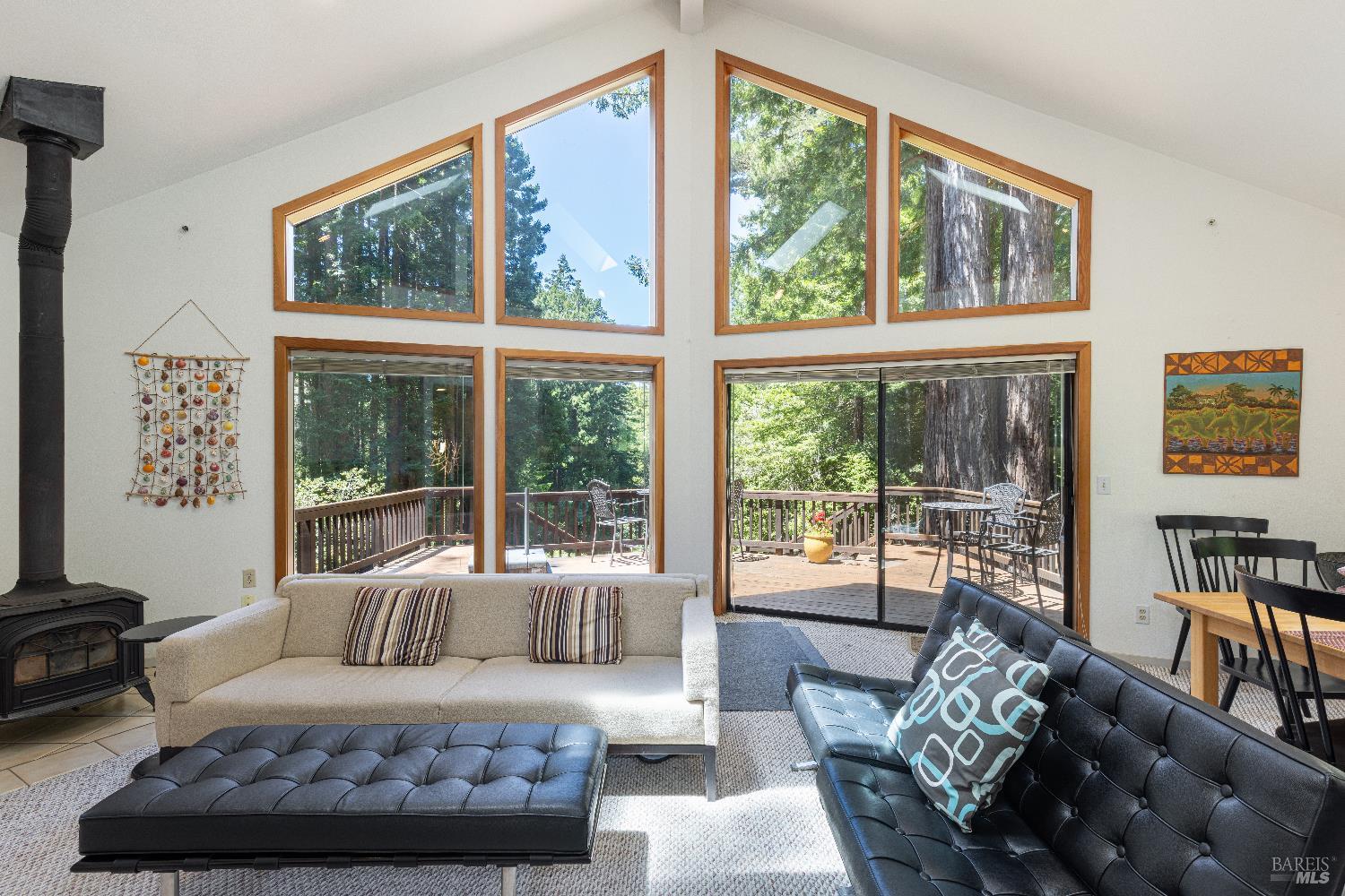 Detail Gallery Image 12 of 44 For 22111 Umland Cir, Jenner,  CA 95450 - 3 Beds | 2 Baths