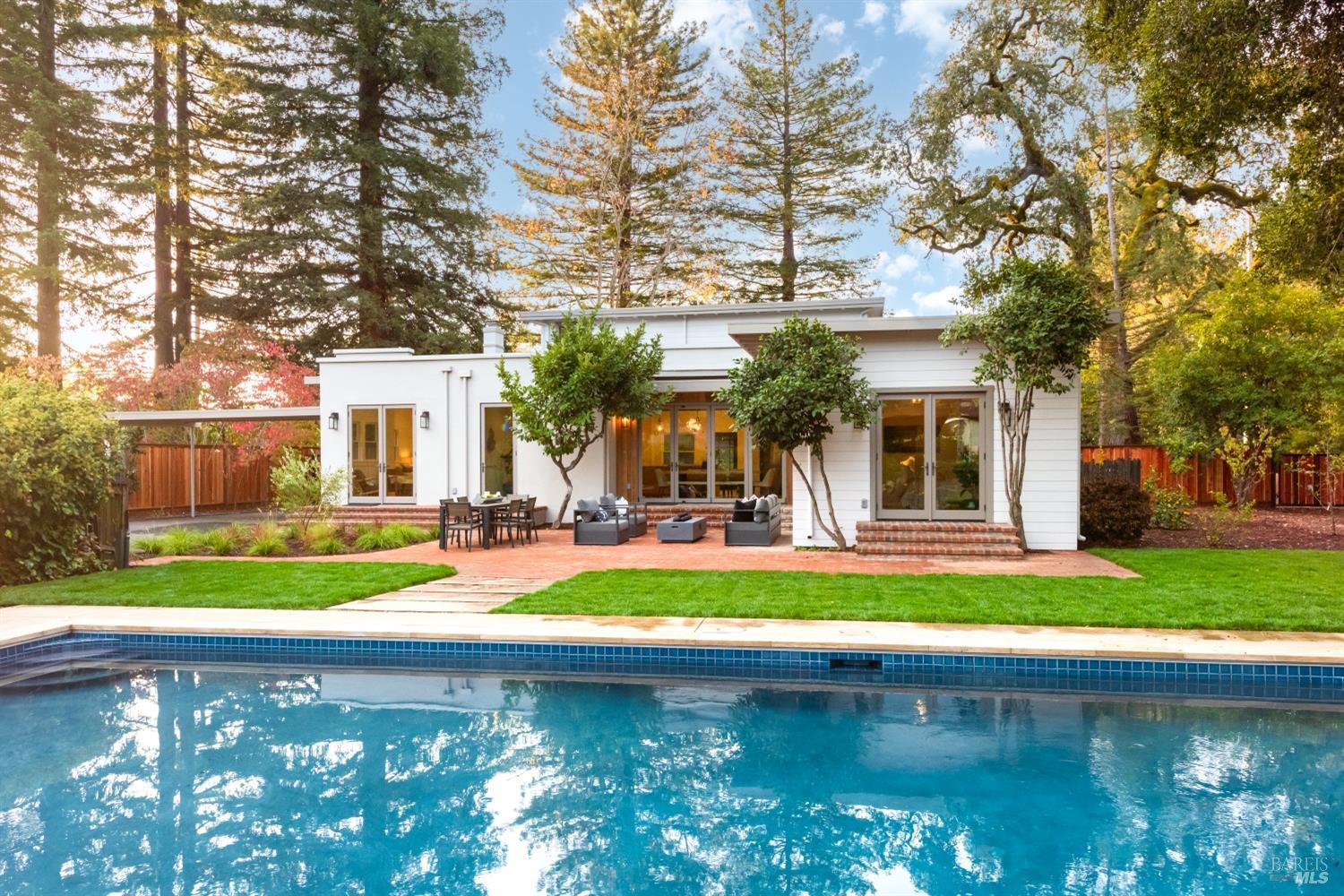 Detail Gallery Image 1 of 99 For 681 S Fitch Mountain Rd, Healdsburg,  CA 95448 - 5 Beds | 4 Baths