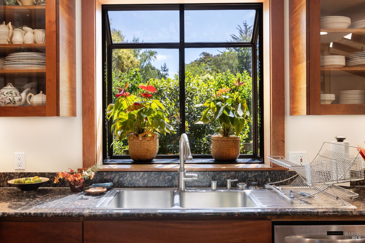 Detail Gallery Image 16 of 53 For 7 Linsdale Ln, Point Reyes Station,  CA 94956 - 3 Beds | 2 Baths