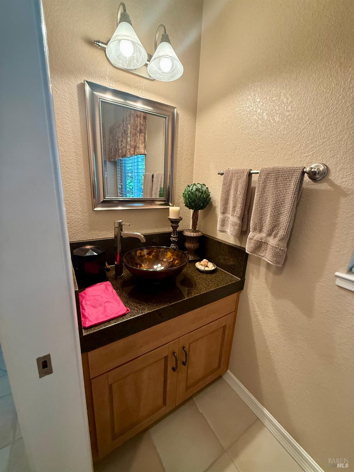 Detail Gallery Image 15 of 18 For 976 Slate Dr #4000,  Santa Rosa,  CA 95405 - 3 Beds | 3 Baths