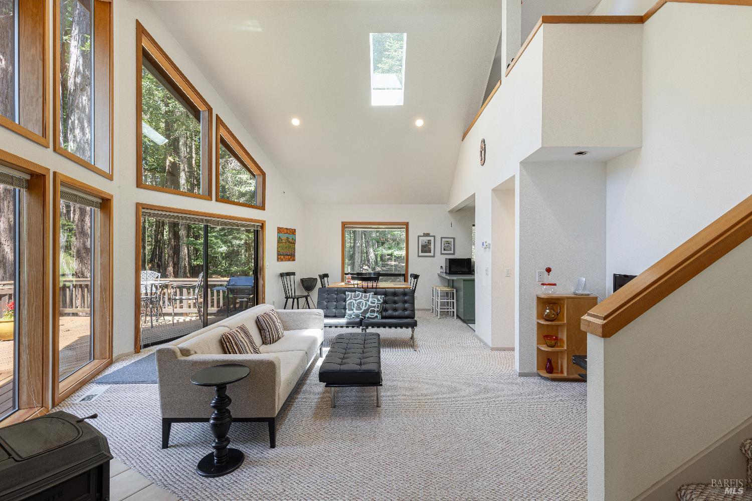 Detail Gallery Image 8 of 44 For 22111 Umland Cir, Jenner,  CA 95450 - 3 Beds | 2 Baths