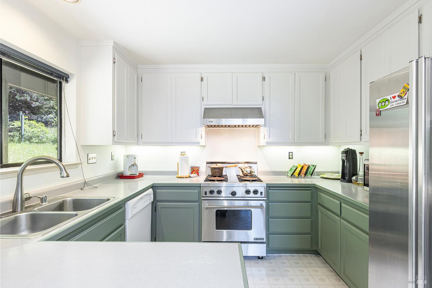 Detail Gallery Image 18 of 44 For 22111 Umland Cir, Jenner,  CA 95450 - 3 Beds | 2 Baths