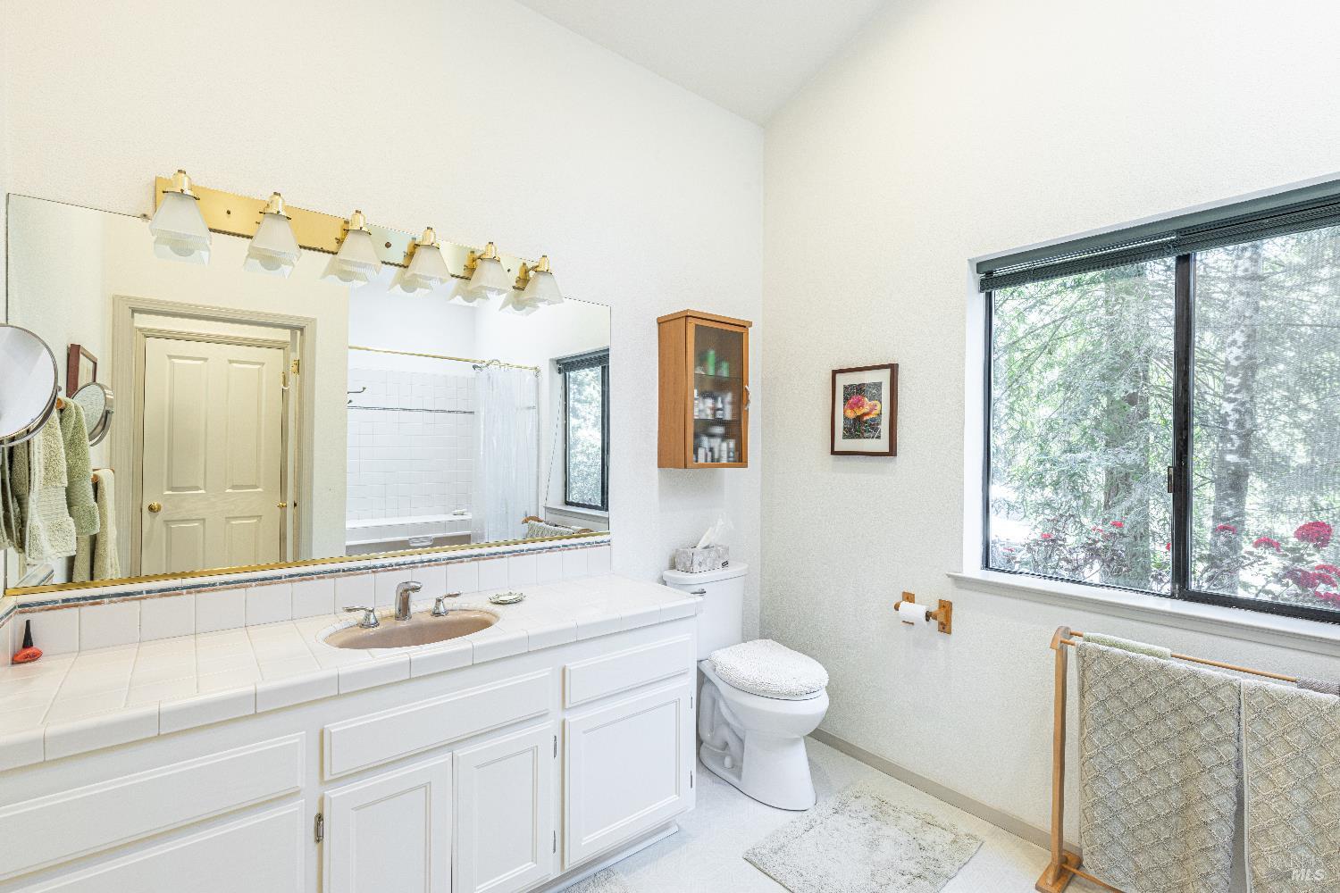 Detail Gallery Image 28 of 44 For 22111 Umland Cir, Jenner,  CA 95450 - 3 Beds | 2 Baths