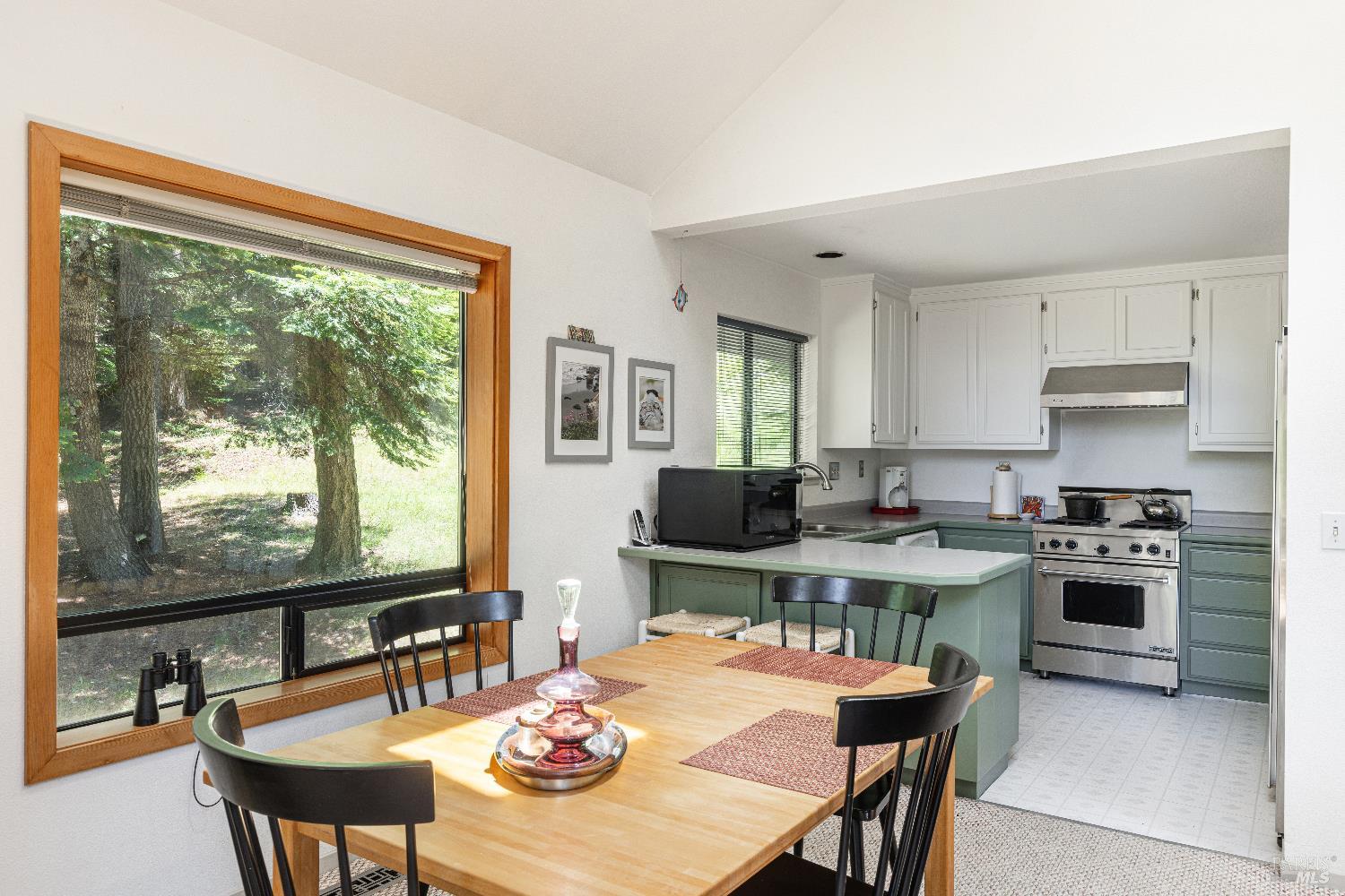 Detail Gallery Image 15 of 44 For 22111 Umland Cir, Jenner,  CA 95450 - 3 Beds | 2 Baths