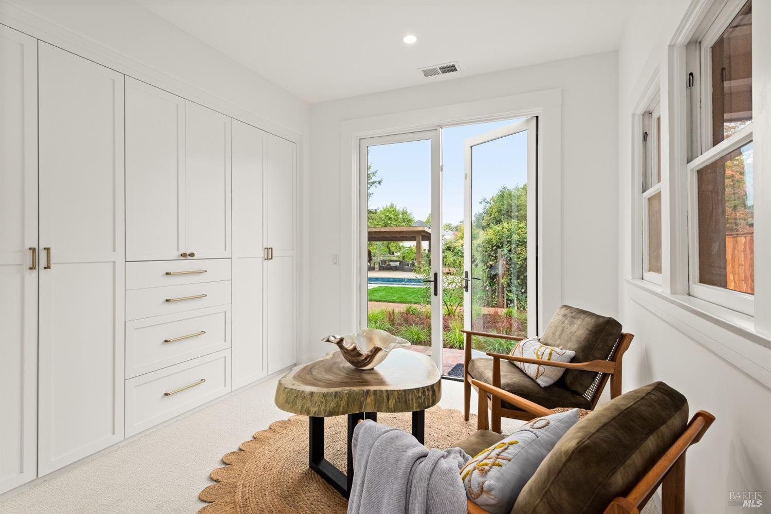 Detail Gallery Image 17 of 99 For 681 S Fitch Mountain Rd, Healdsburg,  CA 95448 - 5 Beds | 4 Baths