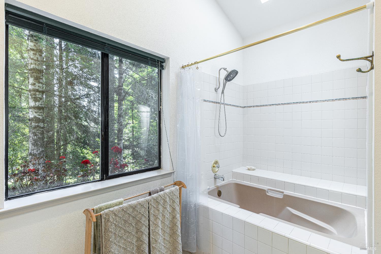 Detail Gallery Image 29 of 44 For 22111 Umland Cir, Jenner,  CA 95450 - 3 Beds | 2 Baths