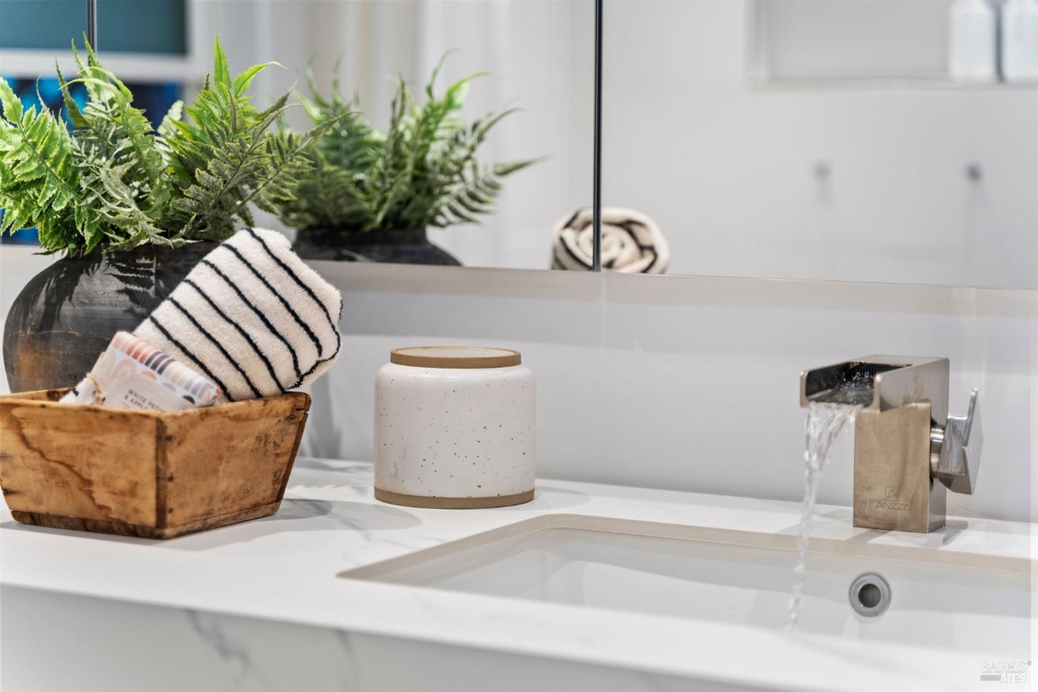 Detail Gallery Image 25 of 41 For 294 Scenic Rd, Fairfax,  CA 94930 - 2 Beds | 1/1 Baths