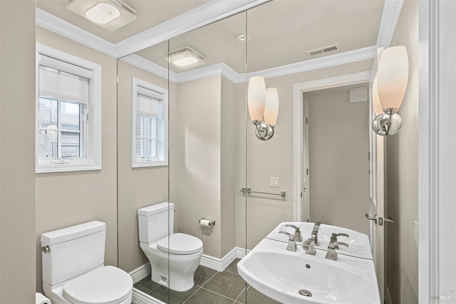 Detail Gallery Image 15 of 33 For 44 De Silva Island Dr, Mill Valley,  CA 94941 - 3 Beds | 2/1 Baths