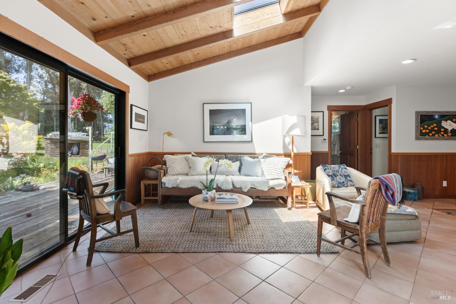 Detail Gallery Image 6 of 53 For 7 Linsdale Ln, Point Reyes Station,  CA 94956 - 3 Beds | 2 Baths