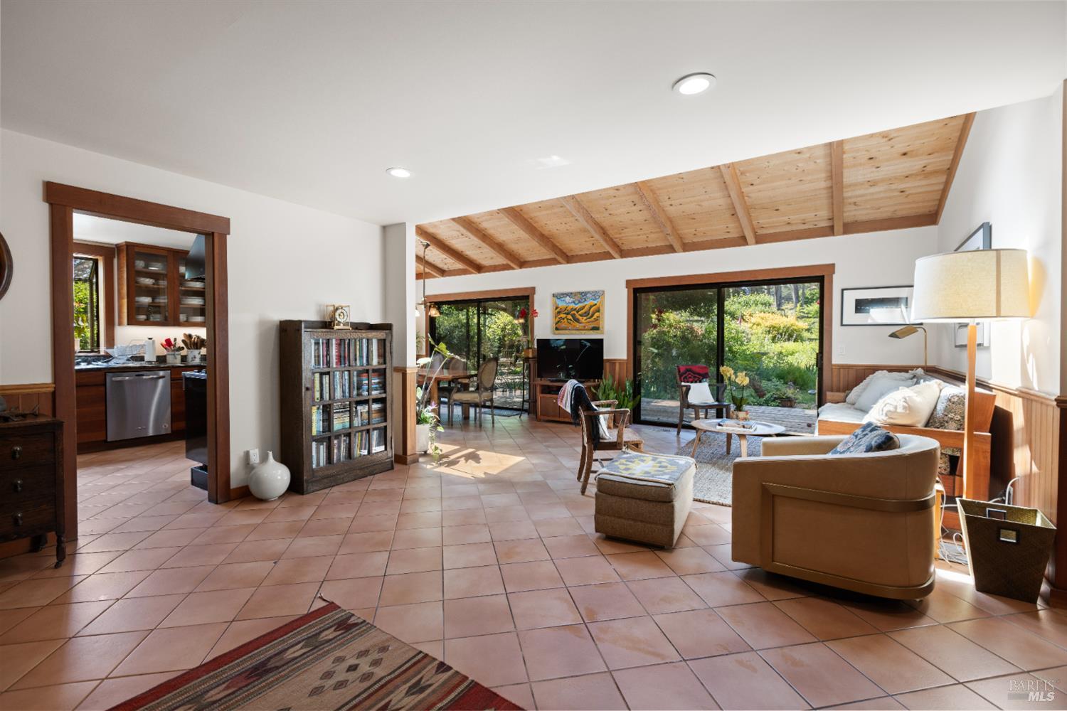 Detail Gallery Image 5 of 53 For 7 Linsdale Ln, Point Reyes Station,  CA 94956 - 3 Beds | 2 Baths