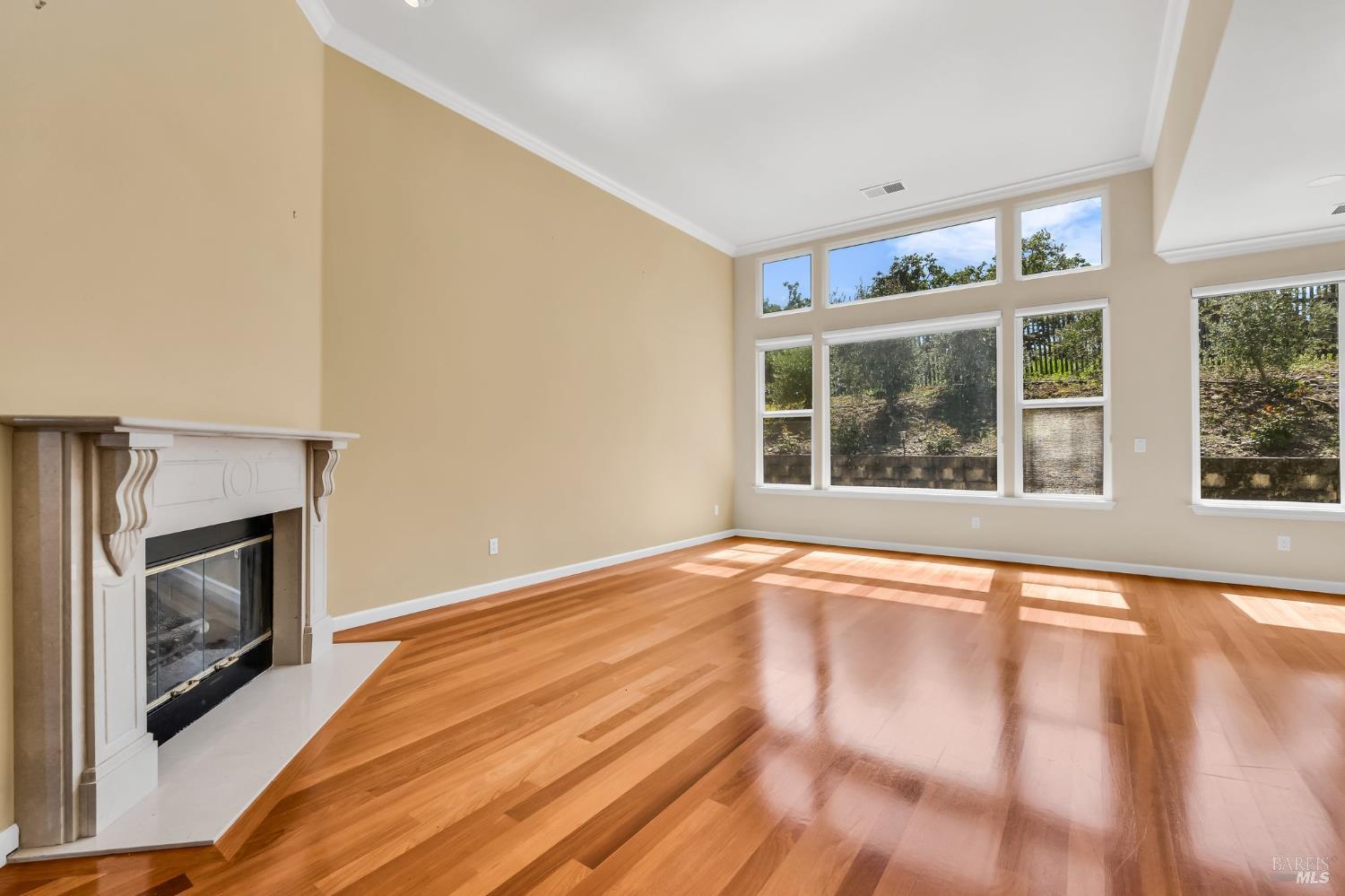 Detail Gallery Image 8 of 58 For 3431 Terra Linda Dr, Santa Rosa,  CA 95404 - 3 Beds | 3/1 Baths