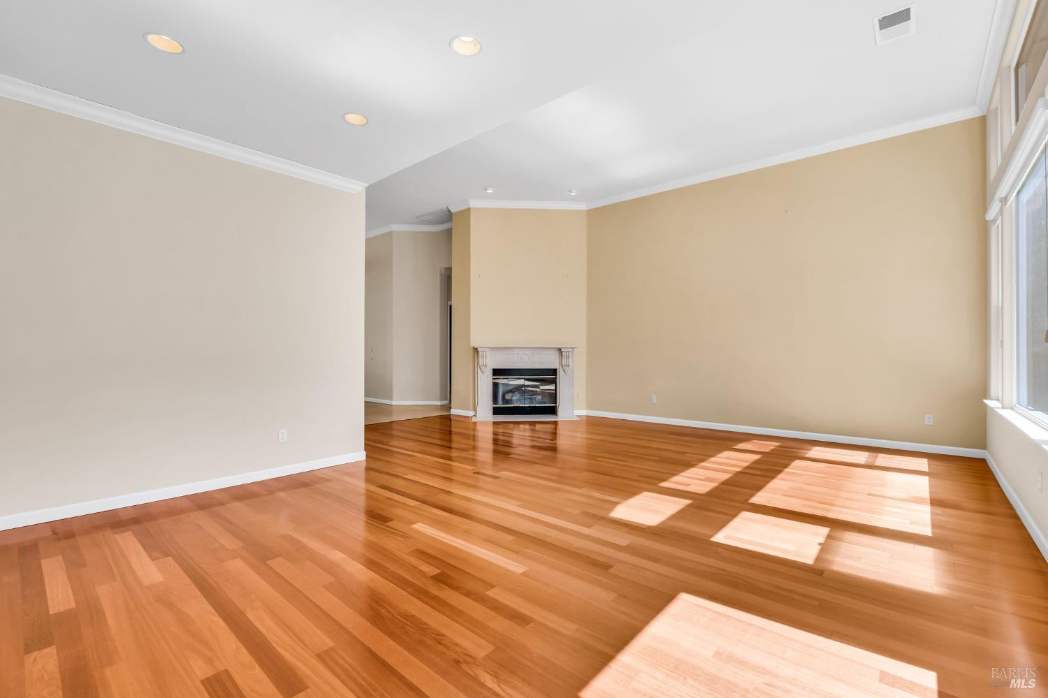 Detail Gallery Image 11 of 58 For 3431 Terra Linda Dr, Santa Rosa,  CA 95404 - 3 Beds | 3/1 Baths