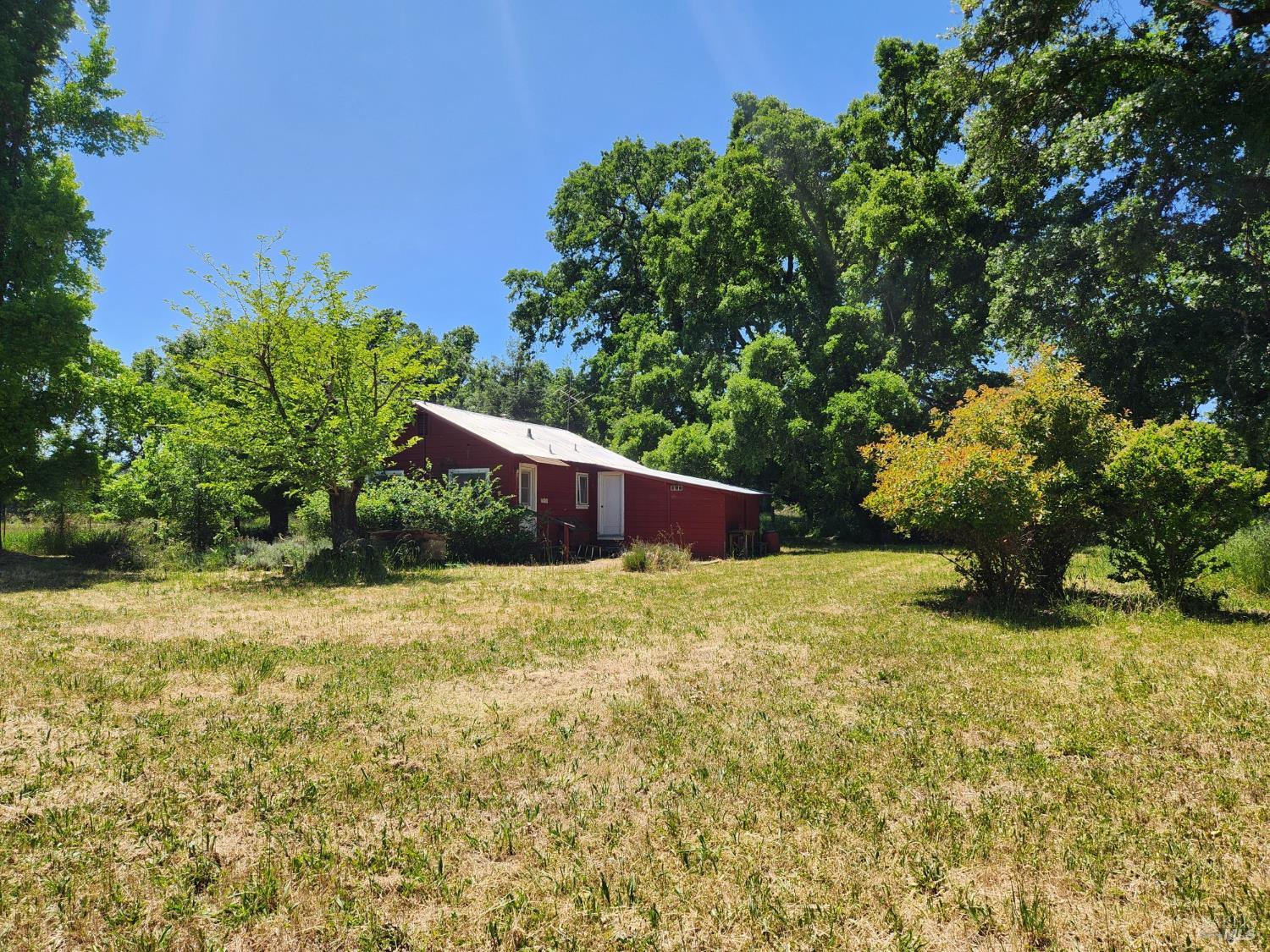 Detail Gallery Image 4 of 21 For 25500 Fairbanks Ln, Covelo,  CA 95428 - 1 Beds | 1 Baths