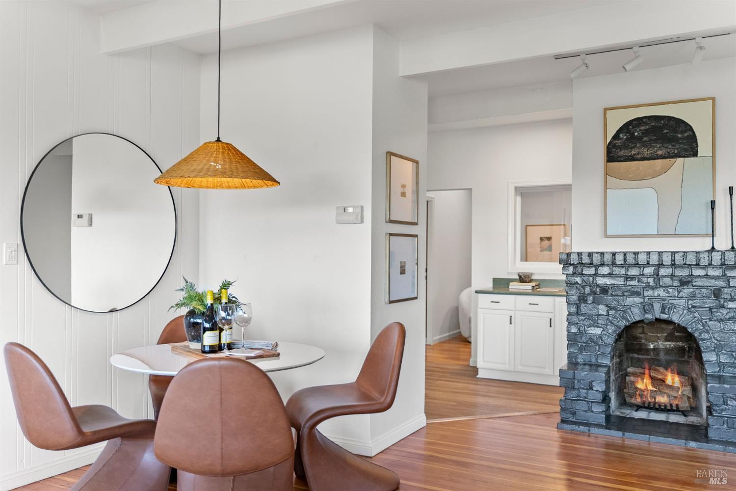 Detail Gallery Image 7 of 41 For 294 Scenic Rd, Fairfax,  CA 94930 - 2 Beds | 1/1 Baths