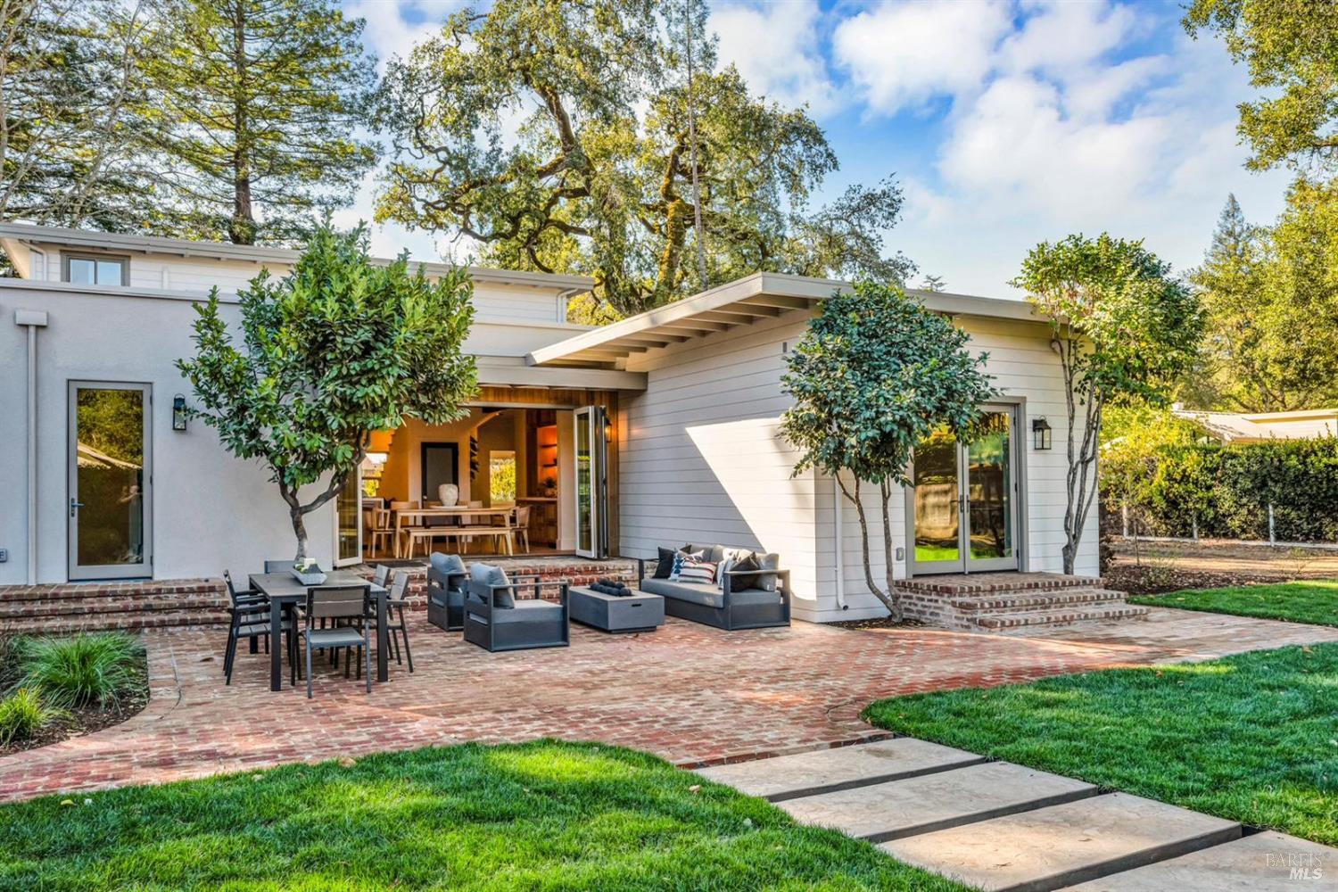 Detail Gallery Image 6 of 99 For 681 S Fitch Mountain Rd, Healdsburg,  CA 95448 - 5 Beds | 4 Baths