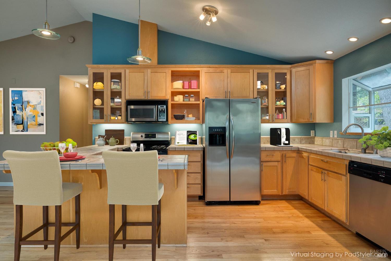 Detail Gallery Image 7 of 39 For 16589 Glenda Dr, Guerneville,  CA 95446 - 5 Beds | 2/1 Baths