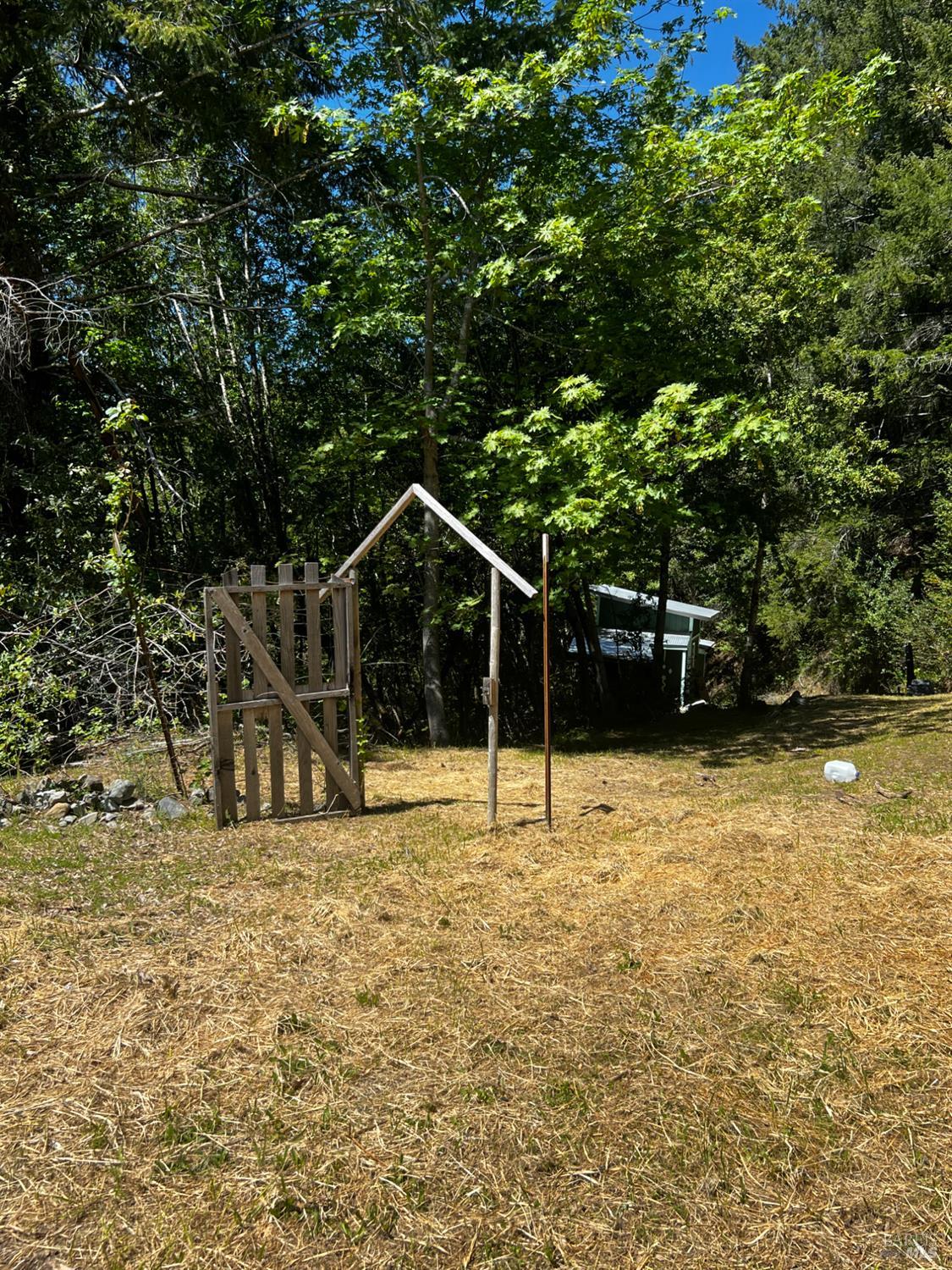 Detail Gallery Image 19 of 43 For 79005 Highway 271 Unkn, Piercy,  CA 95587 - 2 Beds | 1 Baths