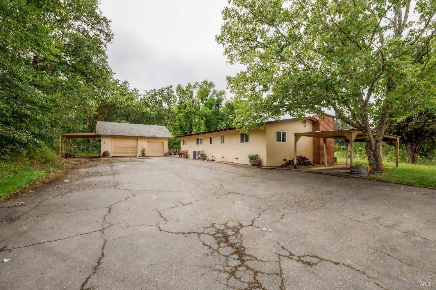 Detail Gallery Image 3 of 25 For 6680 Giovanetti Rd, Forestville,  CA 95436 - 3 Beds | 2 Baths
